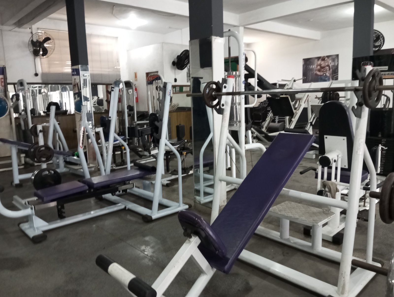 Vendo academia completa muitos equipamentos